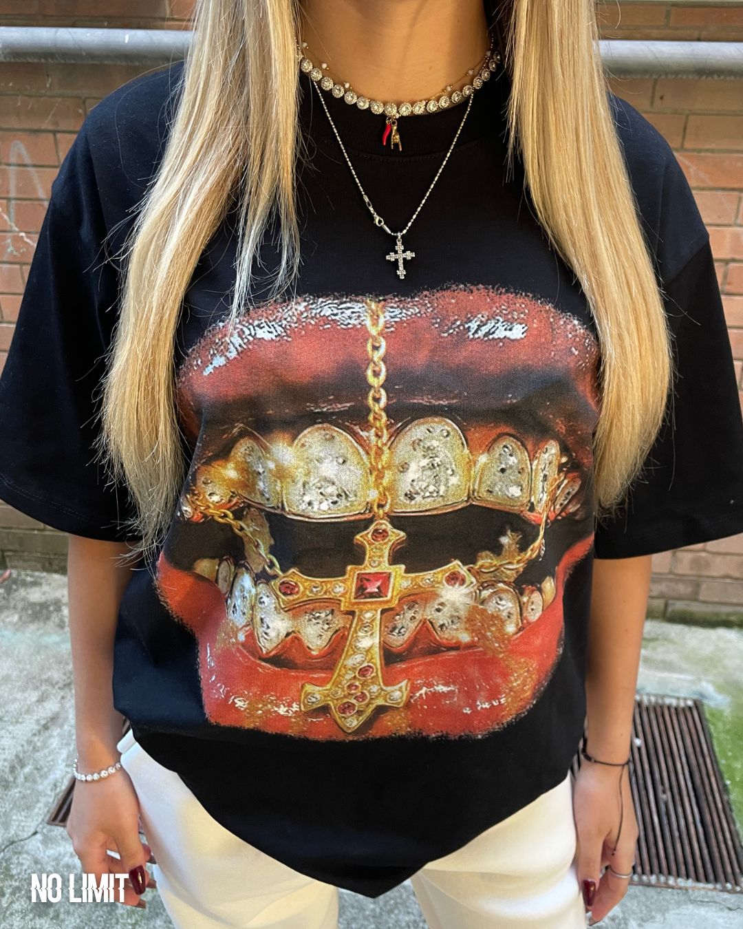T-shirt Mouth Chain